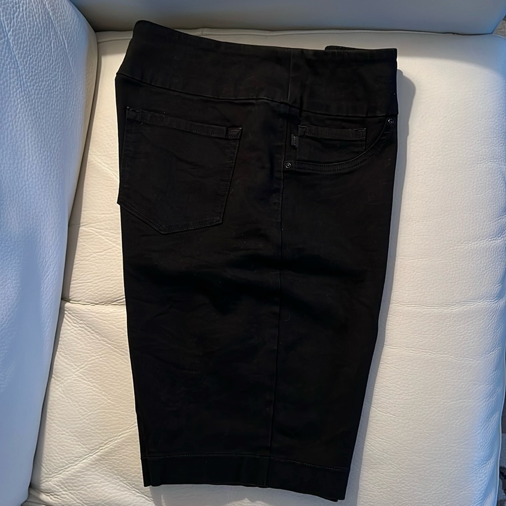 Lee Ladies pull on shorts Black Denim  Excellent Condition Size 16 very comfy.